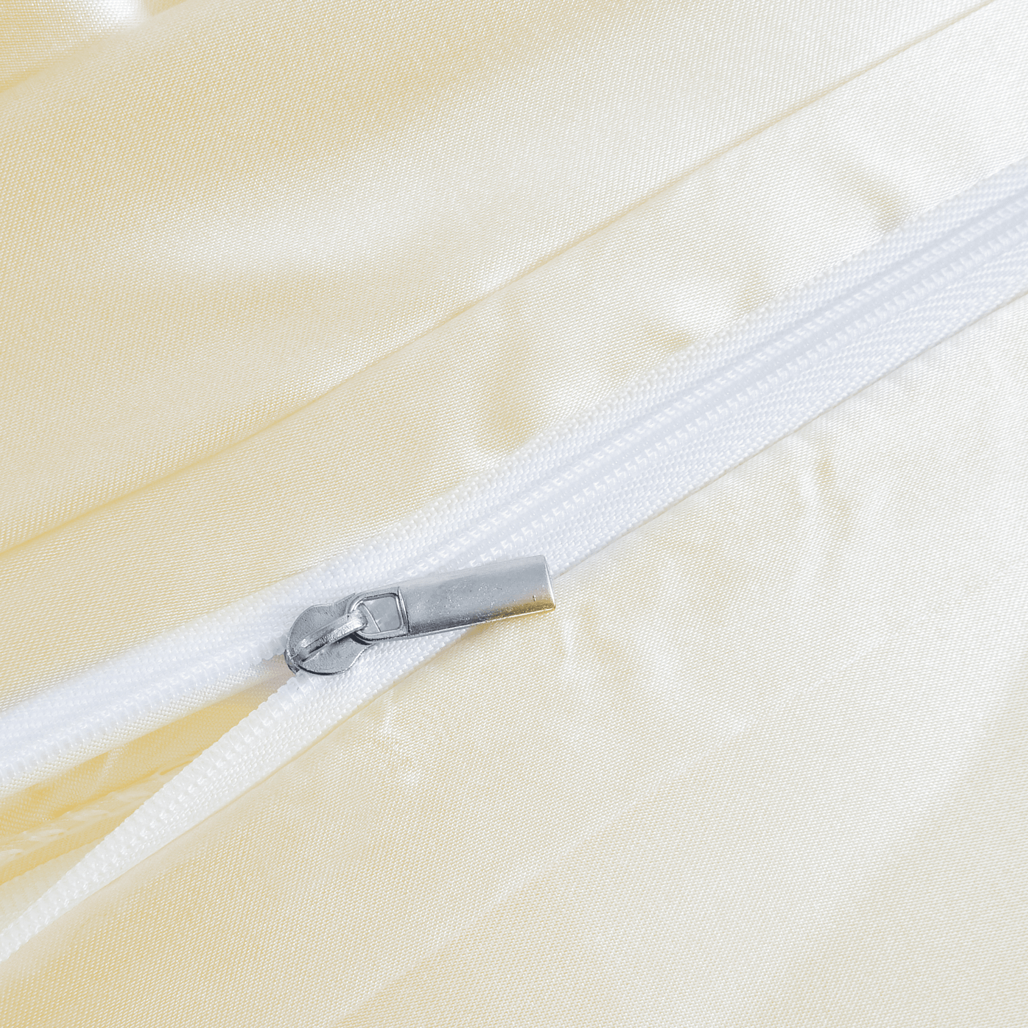 MILLPRICE 3PCS Satin Duvet Cover Set - Silky Soft Hypoallergenic Bedding