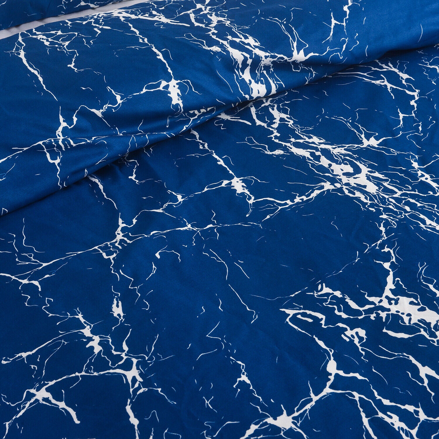 Obsidian Marble Luxe 4-Piece Bedding Set – Duvet Cover, Fitted Sheet & 2 Pillowcases.