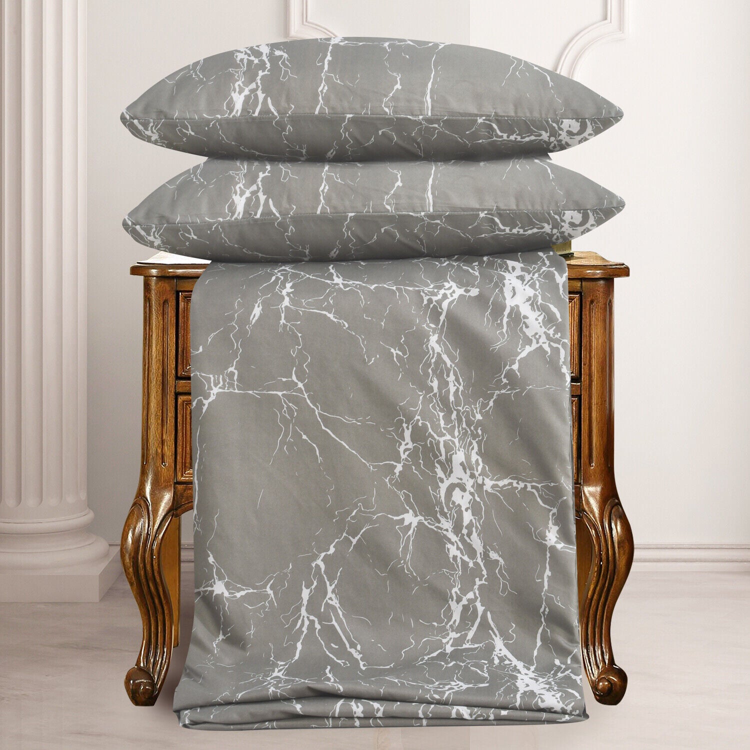 Obsidian Marble Luxe 4-Piece Bedding Set – Duvet Cover, Fitted Sheet & 2 Pillowcases.
