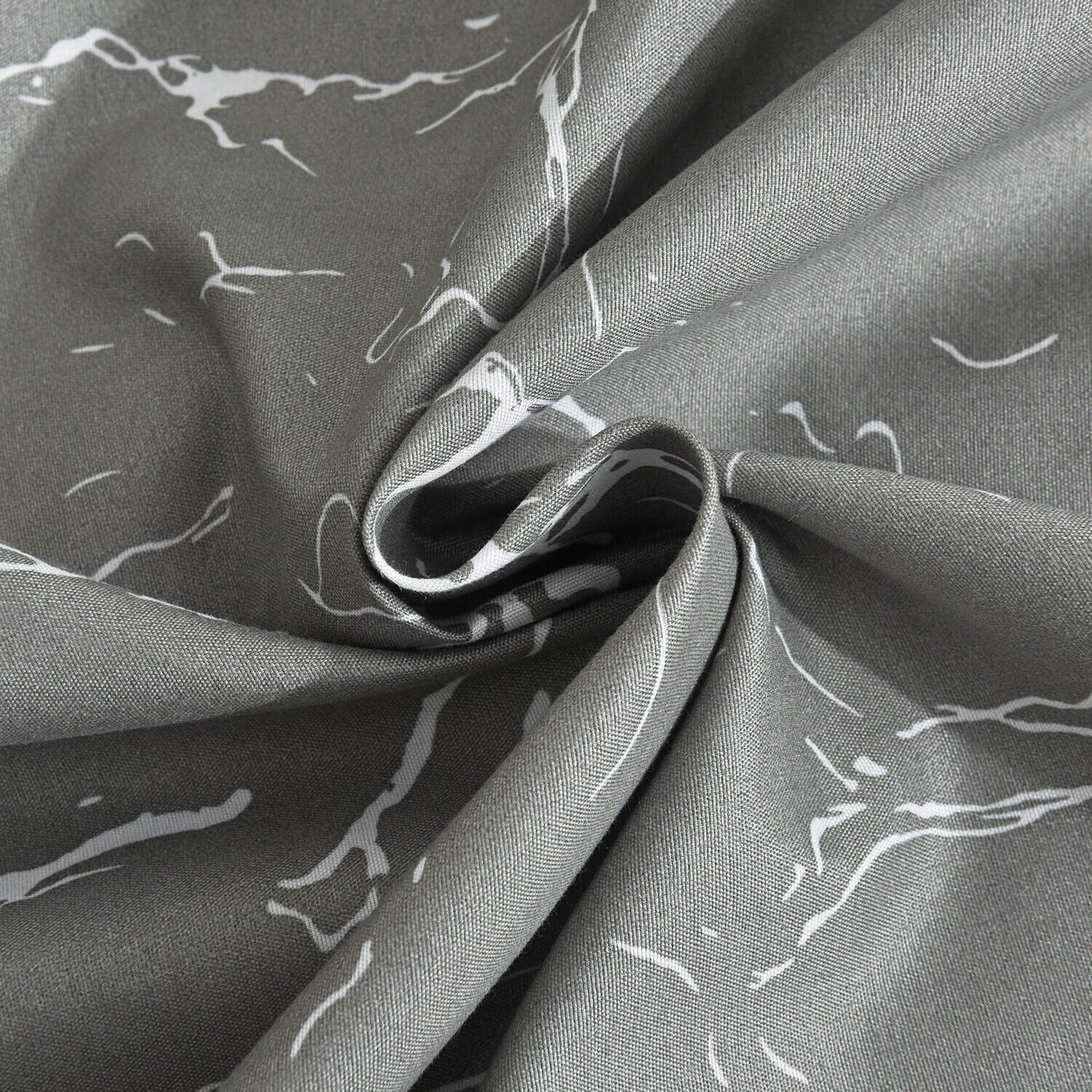 Obsidian Marble Luxe 4-Piece Bedding Set – Duvet Cover, Fitted Sheet & 2 Pillowcases.