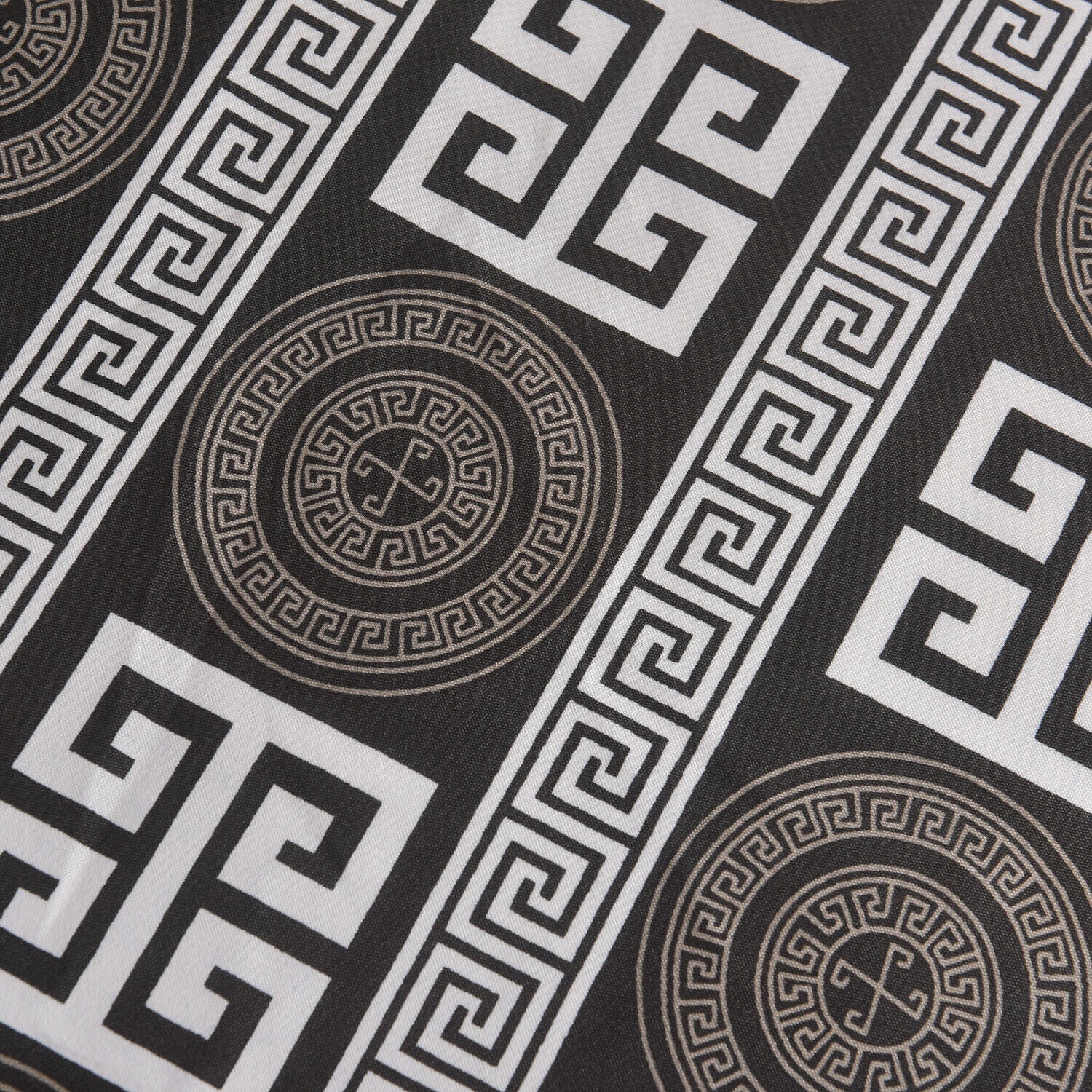 Obsidian Marble Luxe 4-Piece Bedding Set – Duvet Cover, Fitted Sheet & 2 Pillowcases.