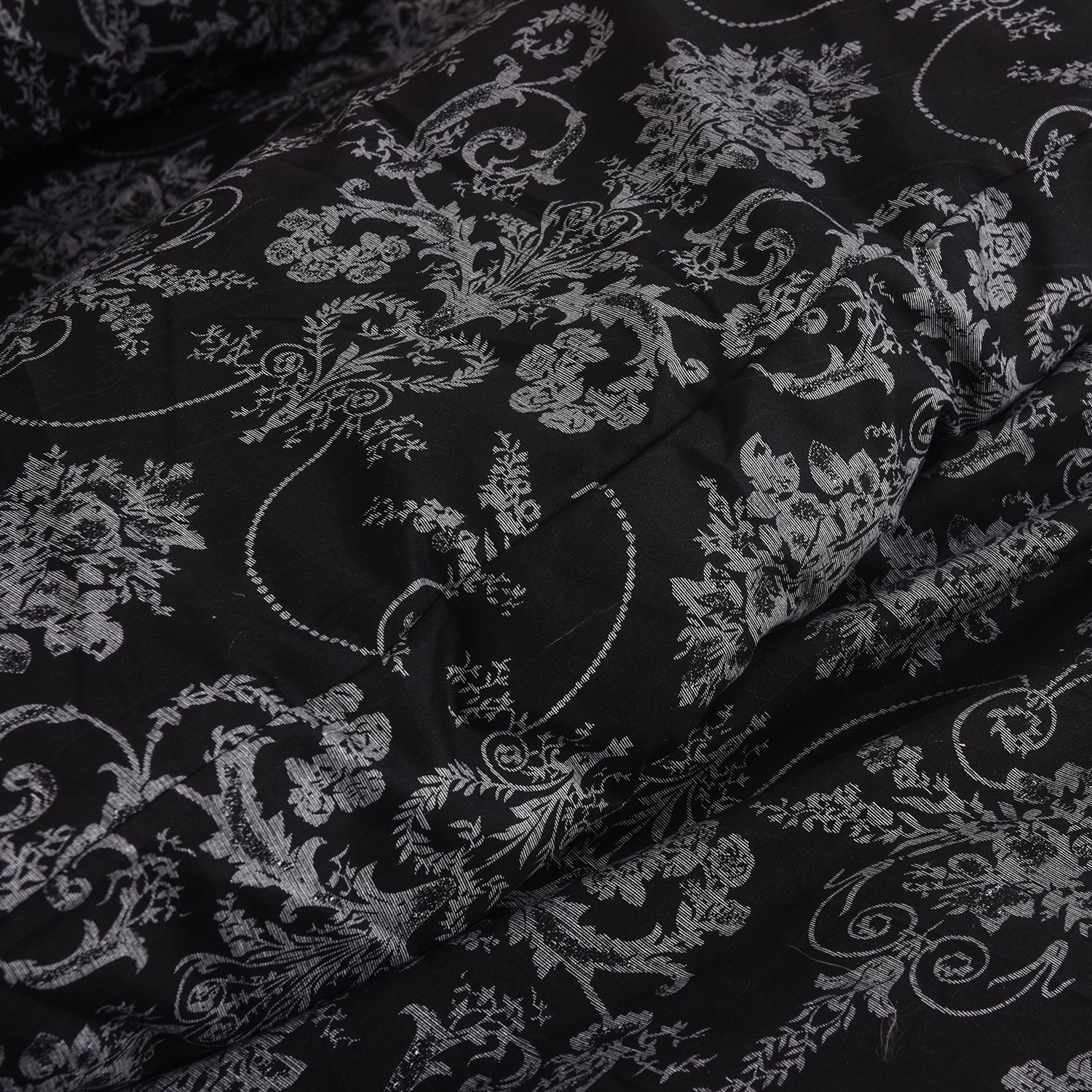 Obsidian Marble Luxe 4-Piece Bedding Set – Duvet Cover, Fitted Sheet & 2 Pillowcases.