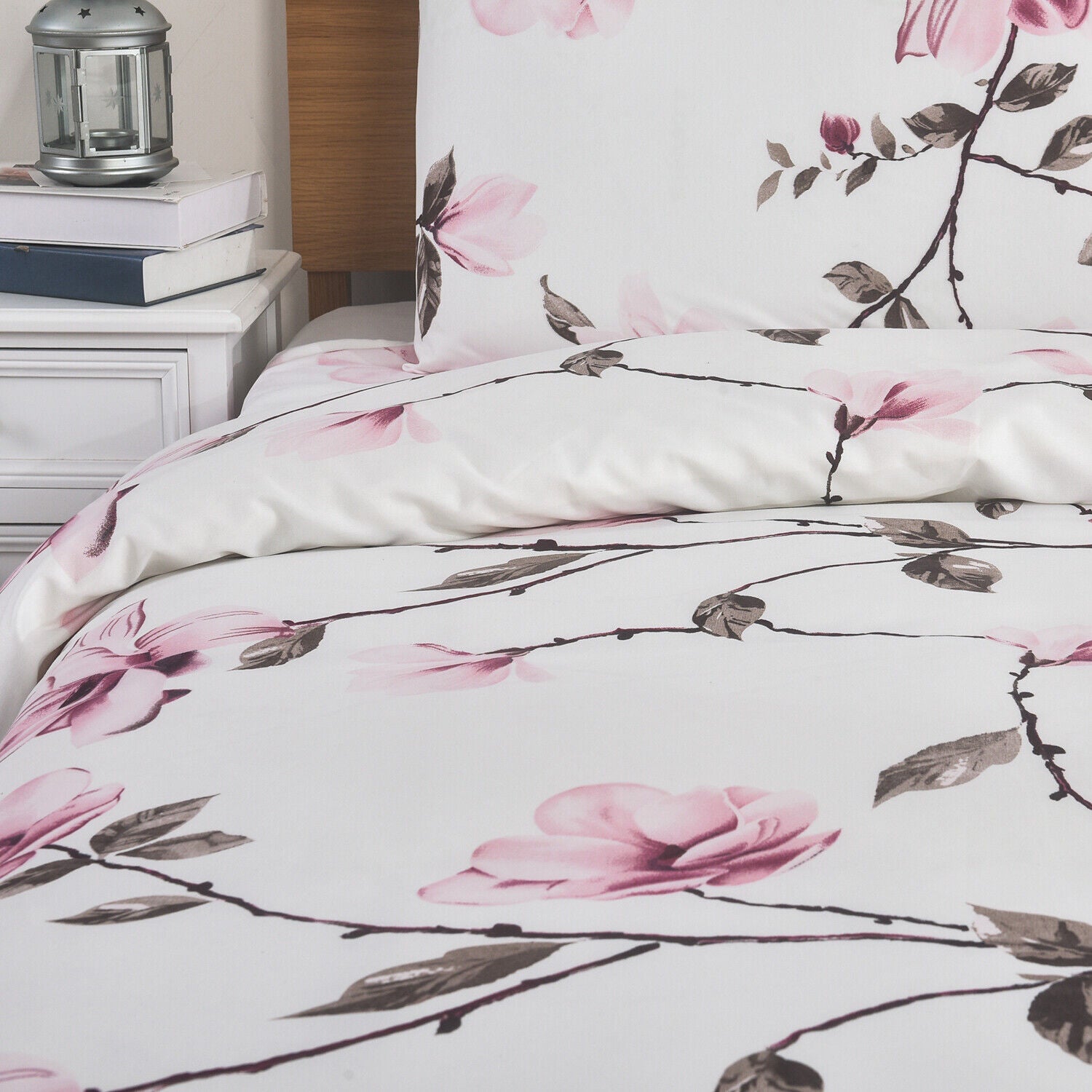 Obsidian Marble Luxe 4-Piece Bedding Set – Duvet Cover, Fitted Sheet & 2 Pillowcases.